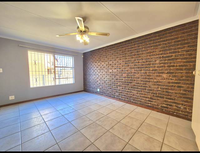 2 BEDROOM HOUSE TO LET IN DALPARK